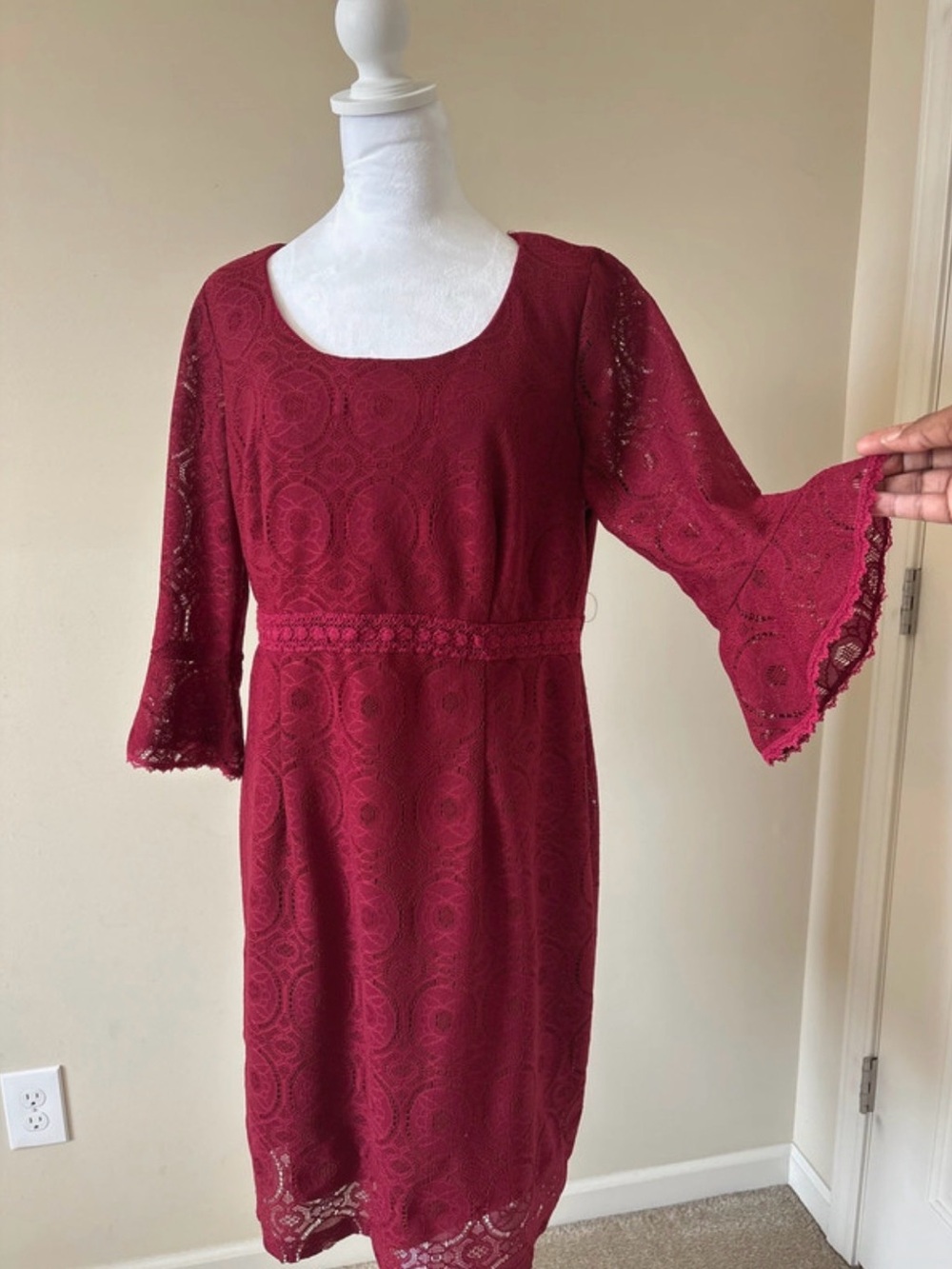 Monroe & Main Red Lace Bell Sleeve Women’s Dress